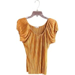 Above and Beyond dark mustard accordion pleats polyester puff sleeve blouse Sz L
